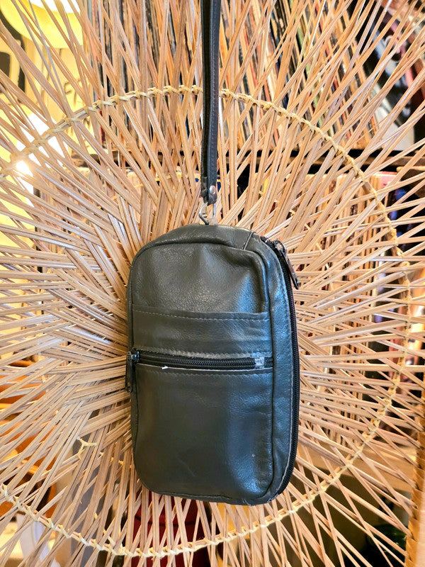 Vintage 70s / 80s Leather Wrist Bag