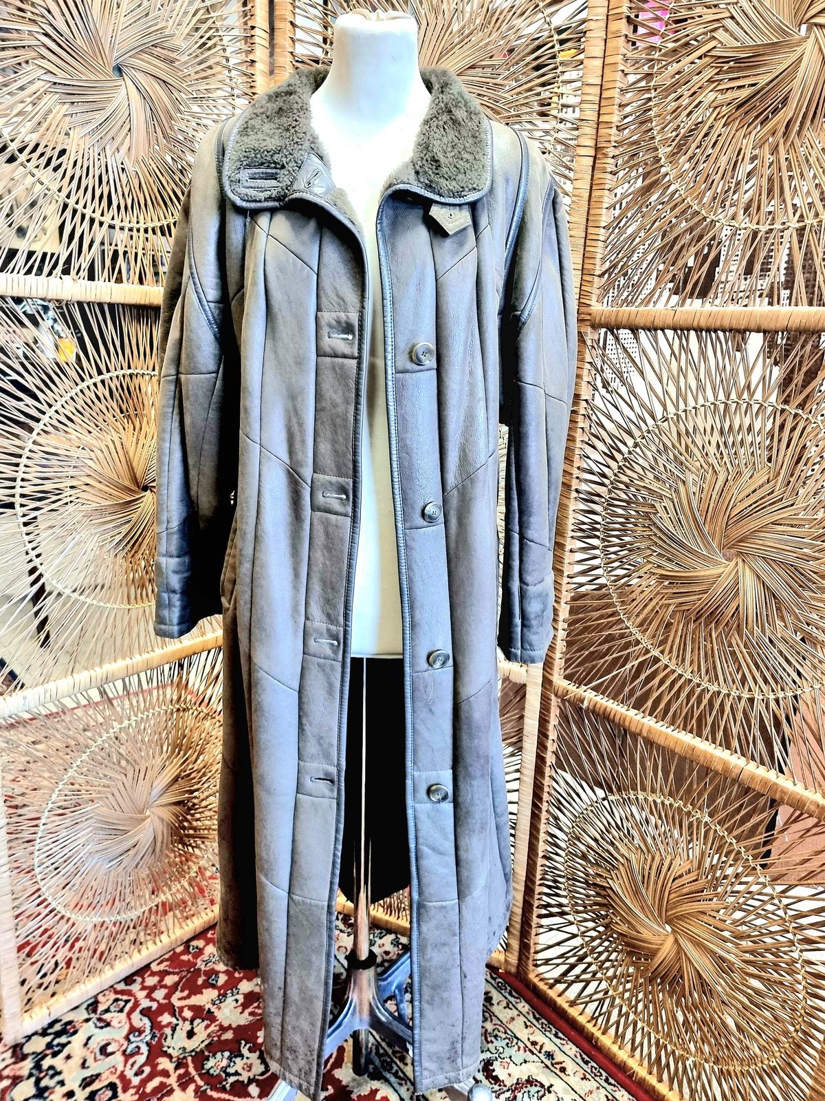 Vintage 1980s Christ Coat
