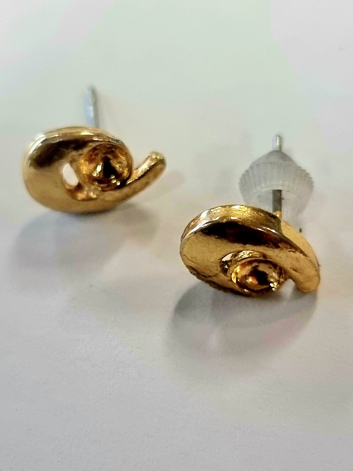 Vintage 1980s Pierced Earring