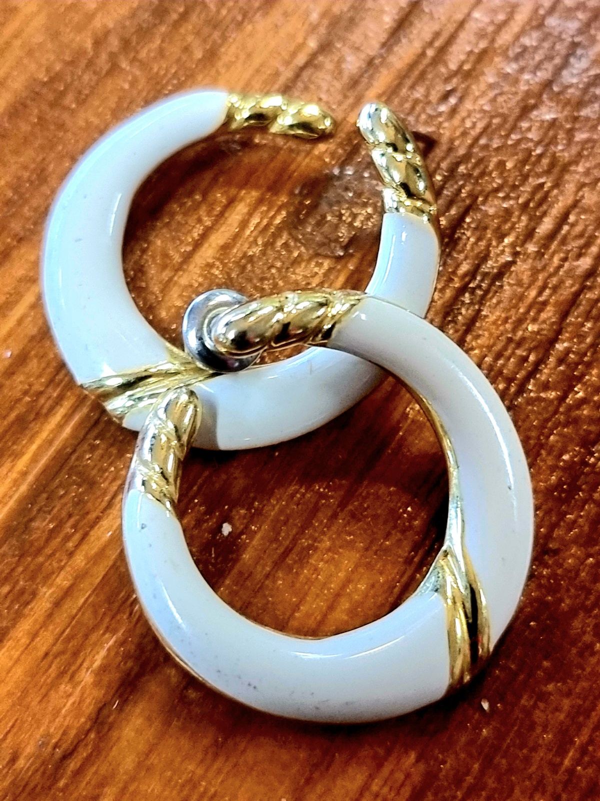 Vintage 1980s Pierced Earring