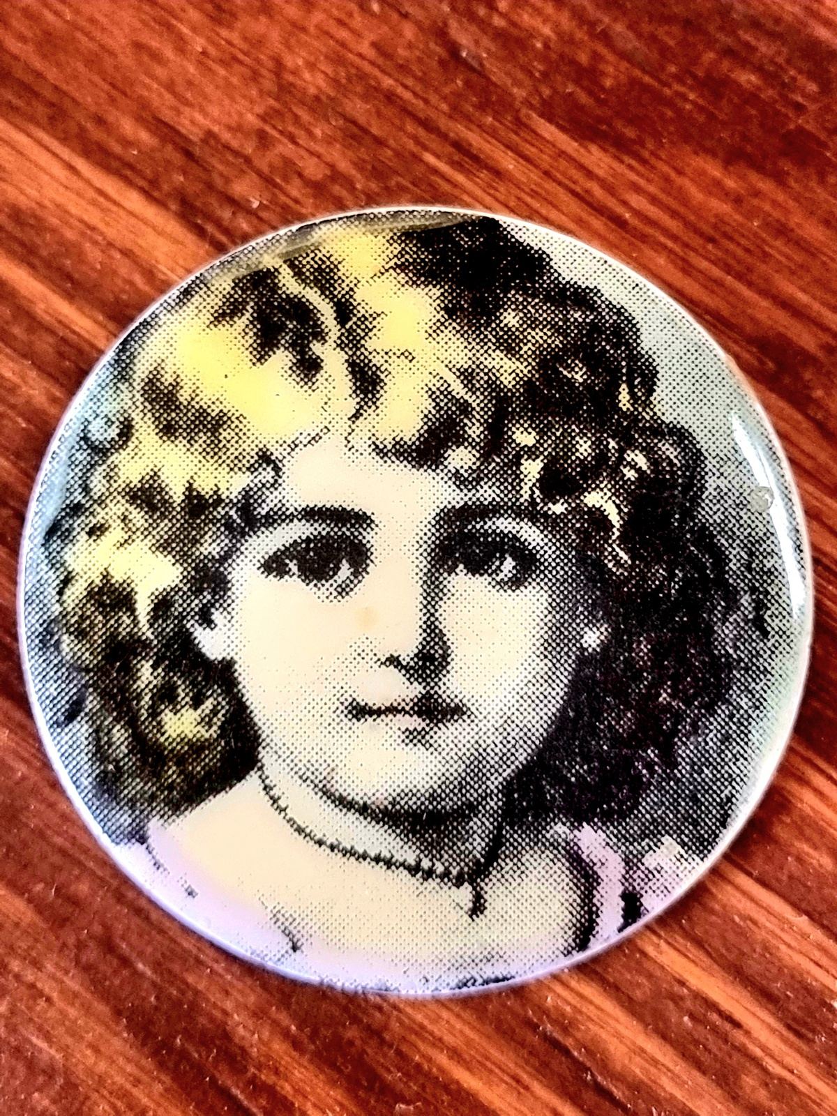 Brooch