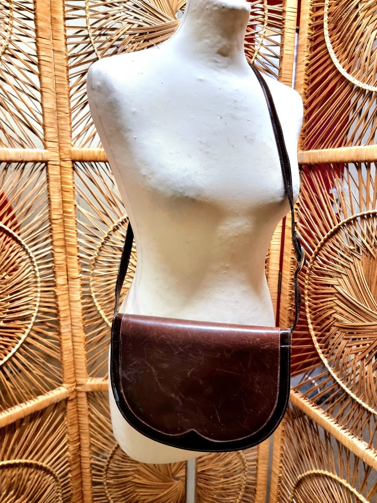 Vintage bally hot sale crossbody bag