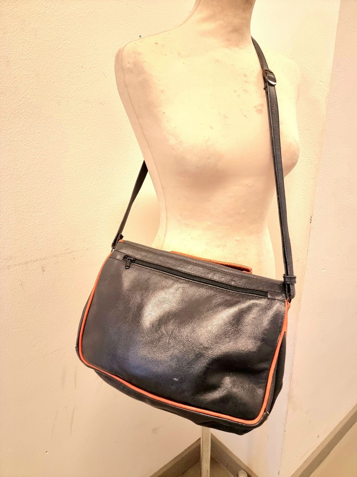 Vintage 80s Shoulder Bag