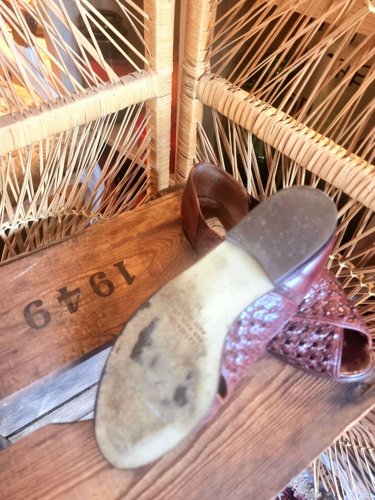 Sandals shoes