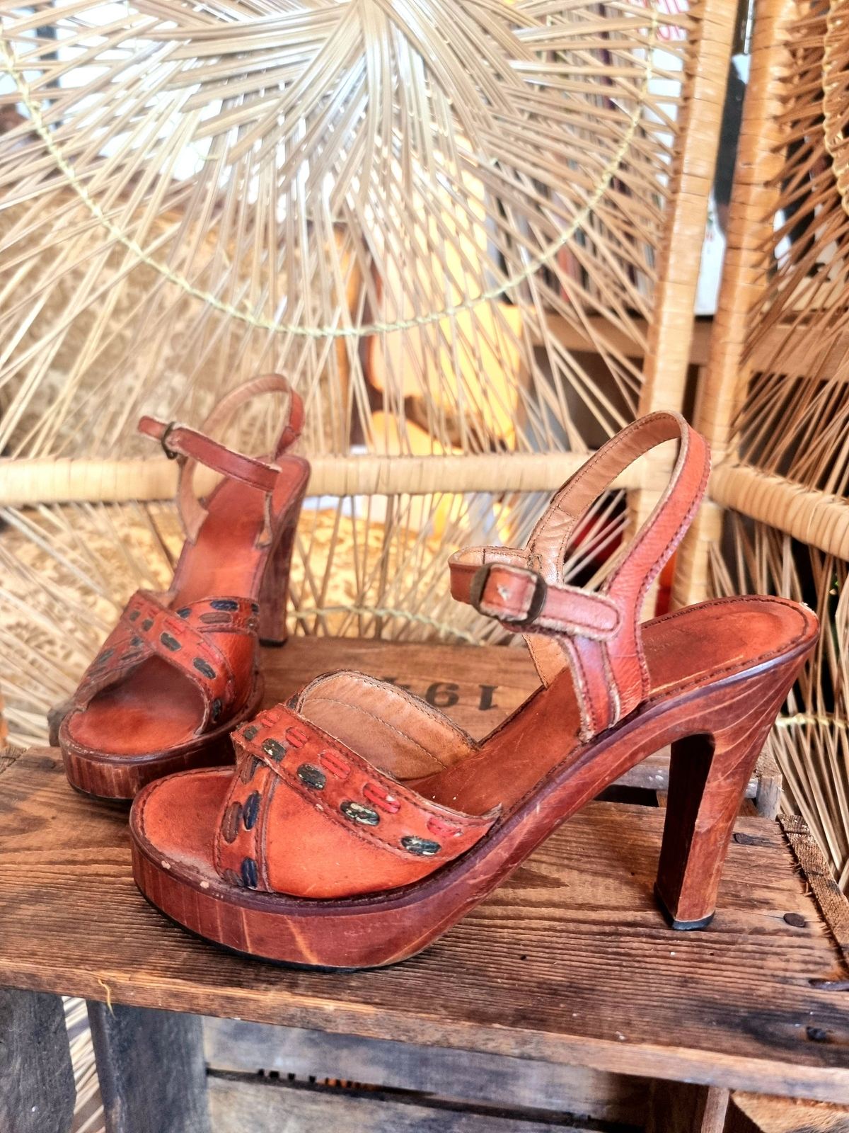Vintage 70s Wooden Heels – Yatva1