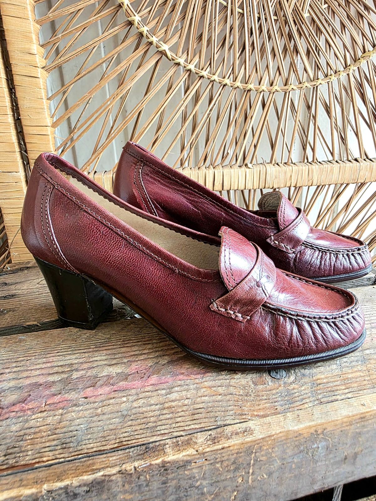 Vintage 70s Deadstock Brand New Serino Brogue Slip on Shoes