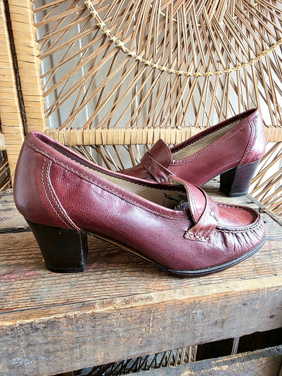 Vintage 70s Deadstock Brand New Serino Brogue Slip on Shoes