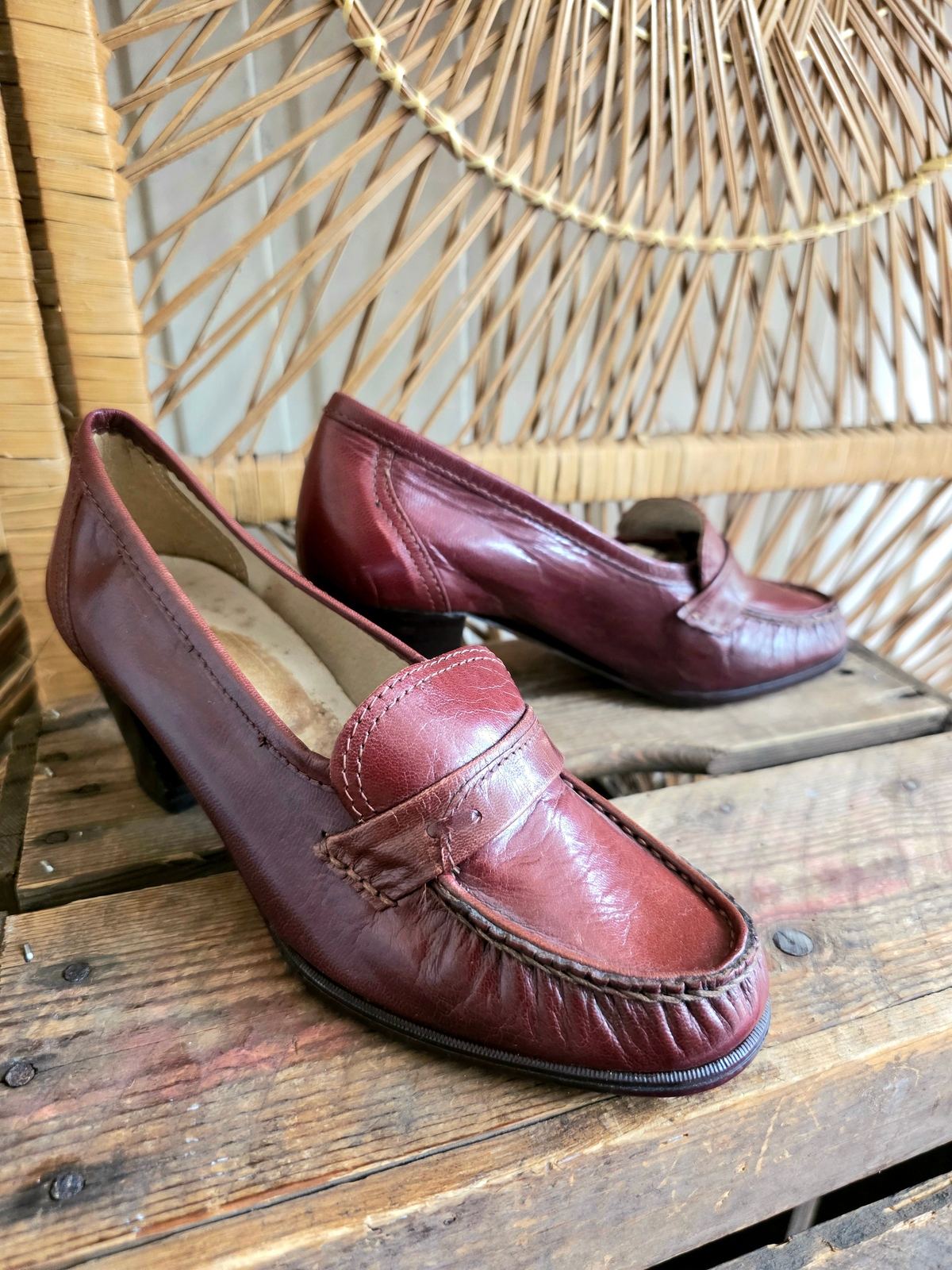 Vintage 70s Deadstock Brand New Serino Brogue Slip on Shoes