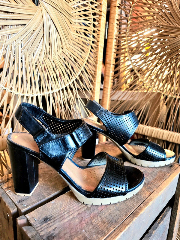 Clarks Pastina Malory Leather Block Heel Sandals