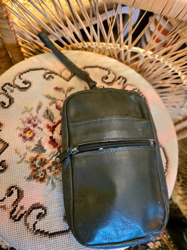 Vintage 70s / 80s Leather Wrist Bag