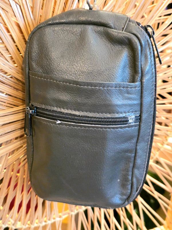 Vintage 70s / 80s Leather Wrist Bag