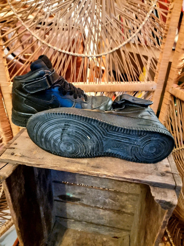 Vintage Nike Air Force 1 Sneakers