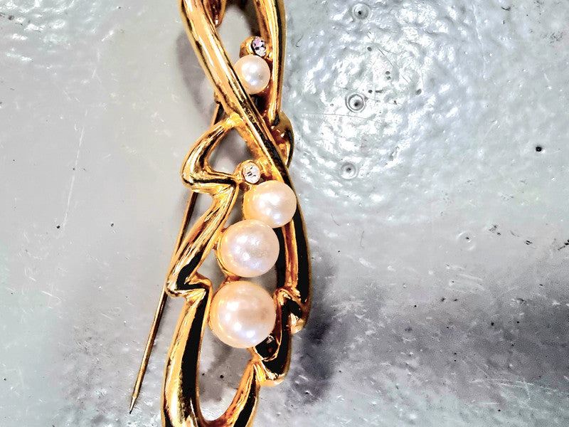 Vintage 80s Brooch
