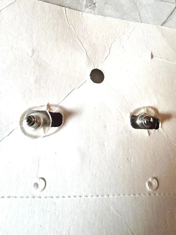 Brand New Manouk Pierced Earrings