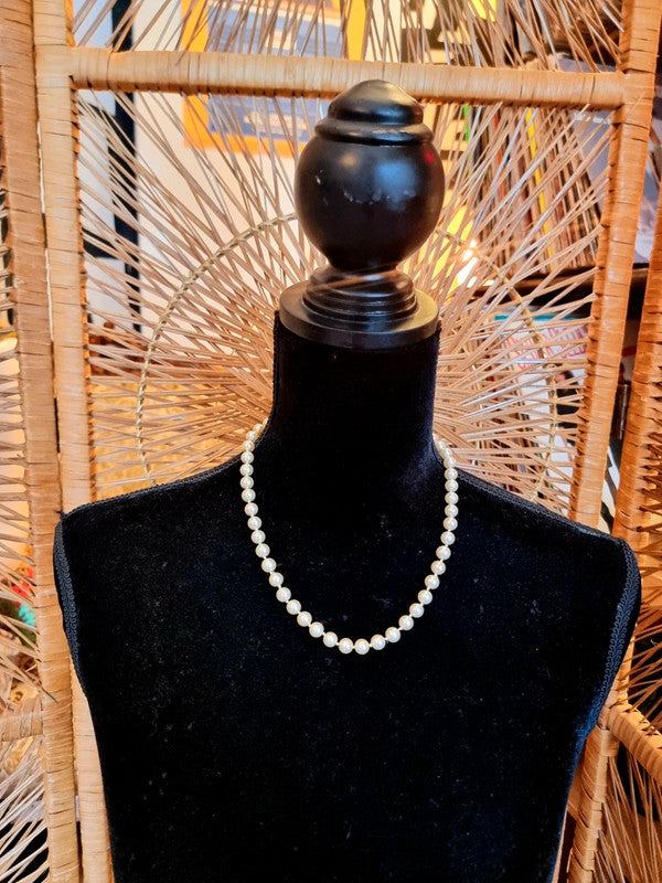 Vintage 80's Faux Pearls Necklace
