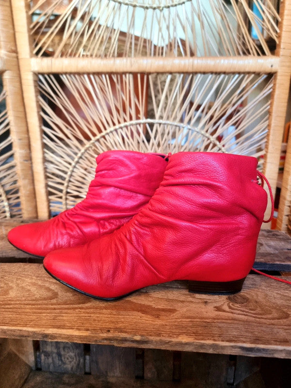 Vintage Millbrooks Ankle Boots