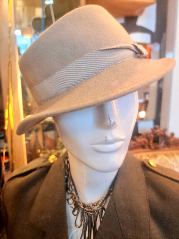 Women's 60's Vintage Hat By "creation la mouche chapeau jeune"