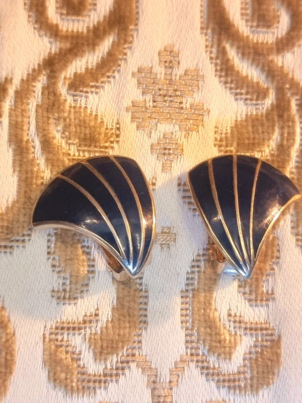 Retro Clip On Earrings