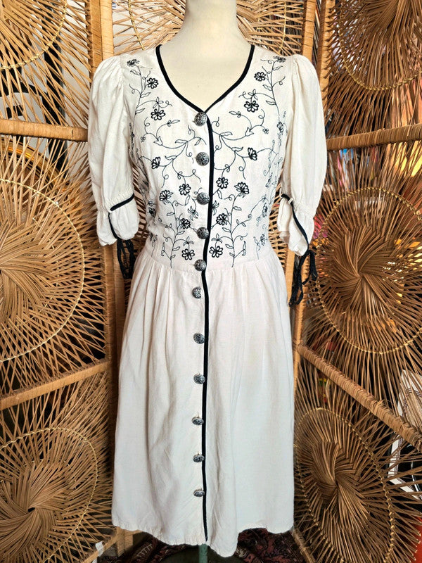 Vintage Traditional Dirndl Dress