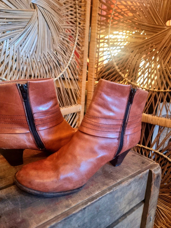 Vintage 80's Leather Ankle Boots