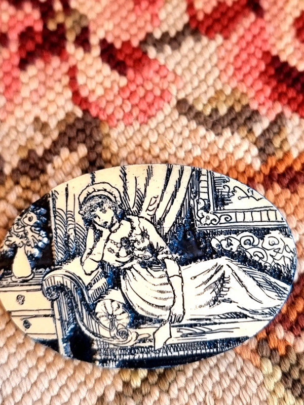Vintage 80's Carved Art Deco Brooch