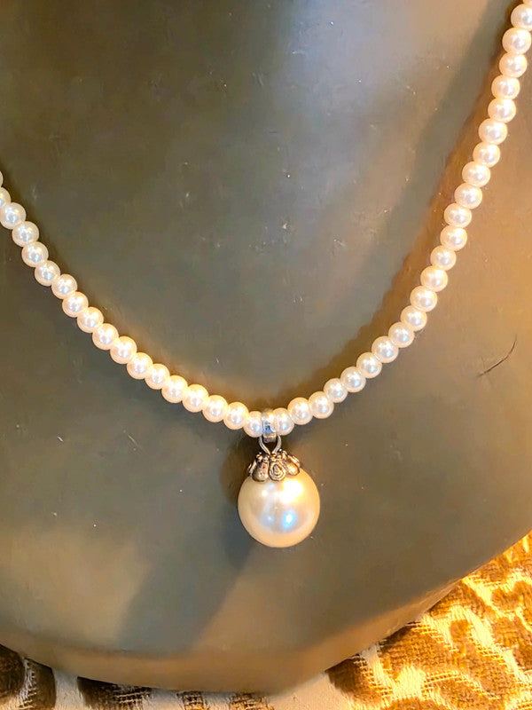 Vintage Faux Pearl Necklace