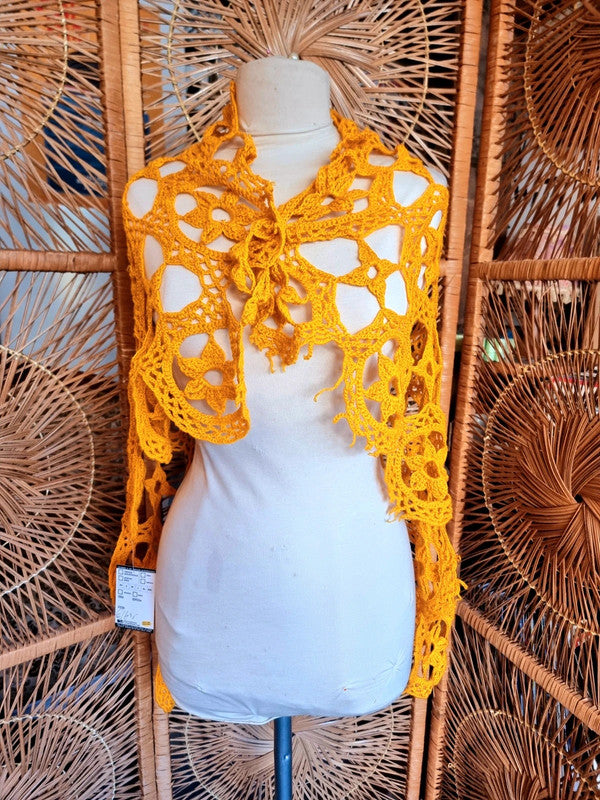 Vintage 70s / 80s Knitted wool Shawl