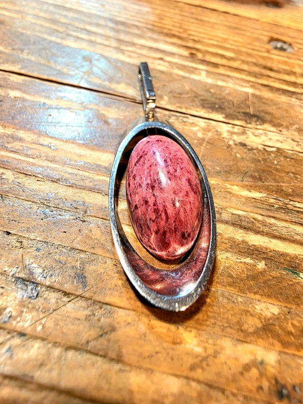 Vintage 70's Thulite Pendant