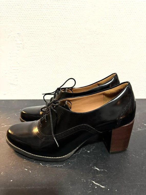 Clarks 20's Style Oxford Shoes