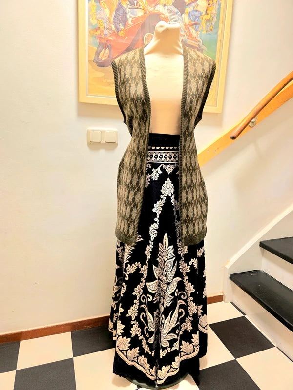 Vintage 80's / 90's Wrap Maxi Skirt