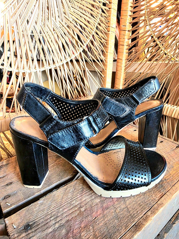 Clarks Pastina Malory Leather Block Heel Sandals