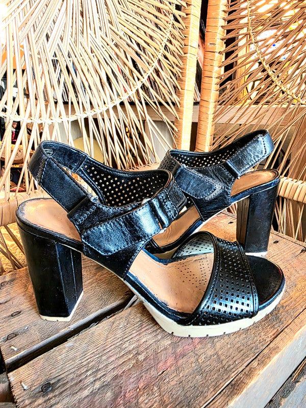 Clarks Pastina Malory Leather Block Heel Sandals