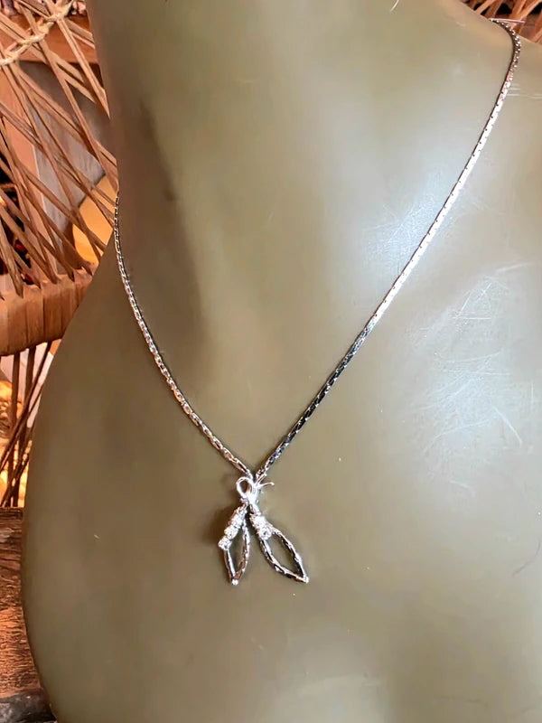 Vintage 80's Lily Necklace