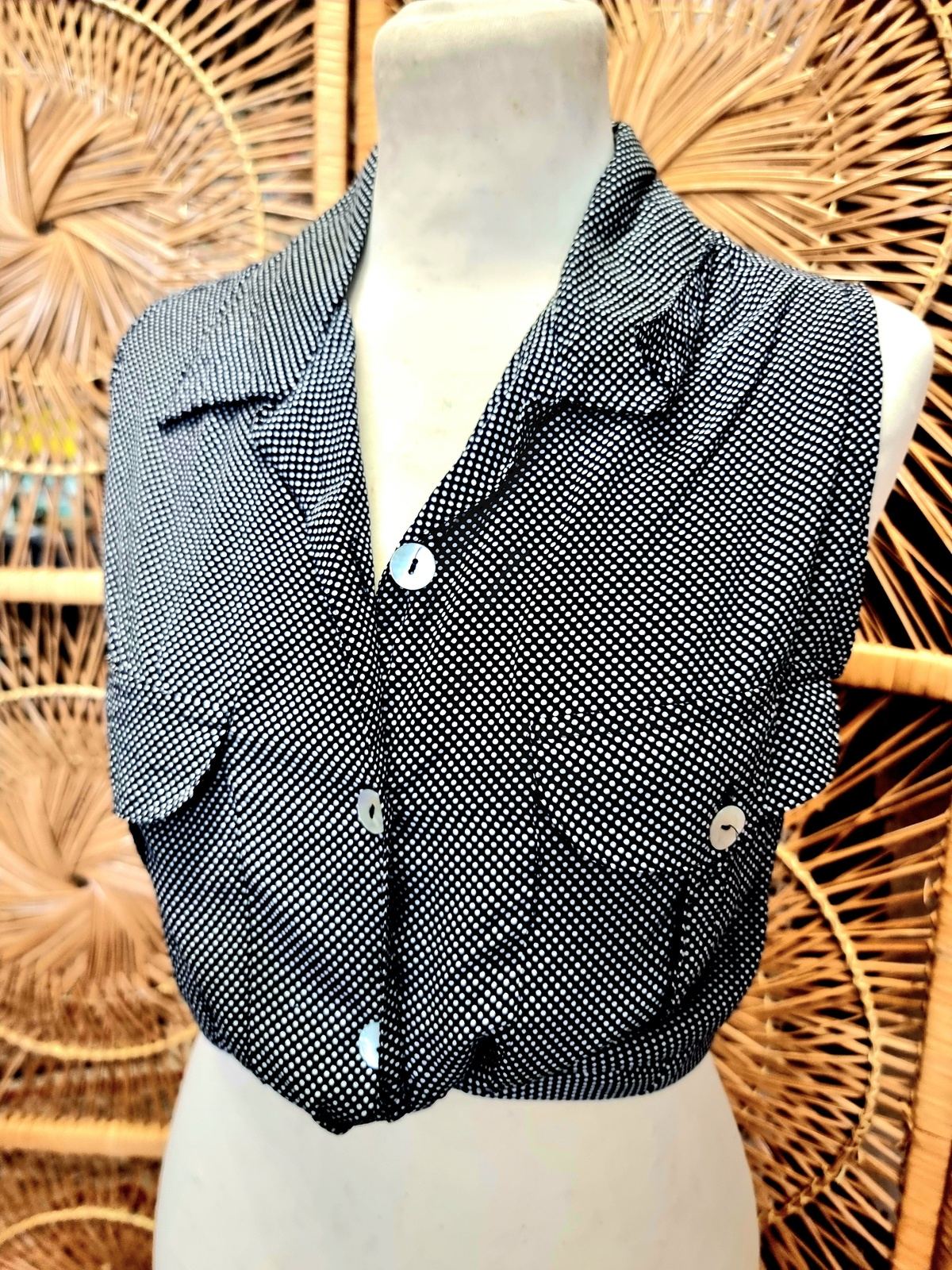 Vintage 80s Amici Sleeveless Shirt