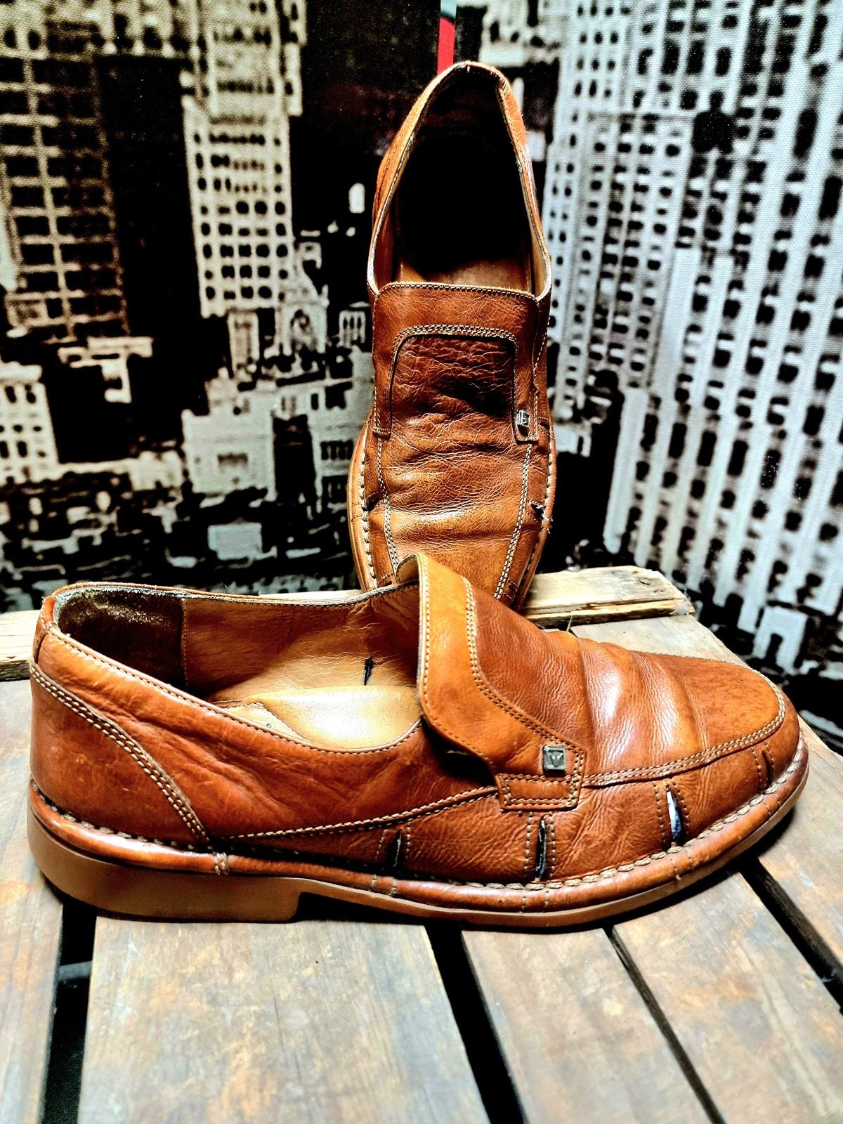 Mens shoes