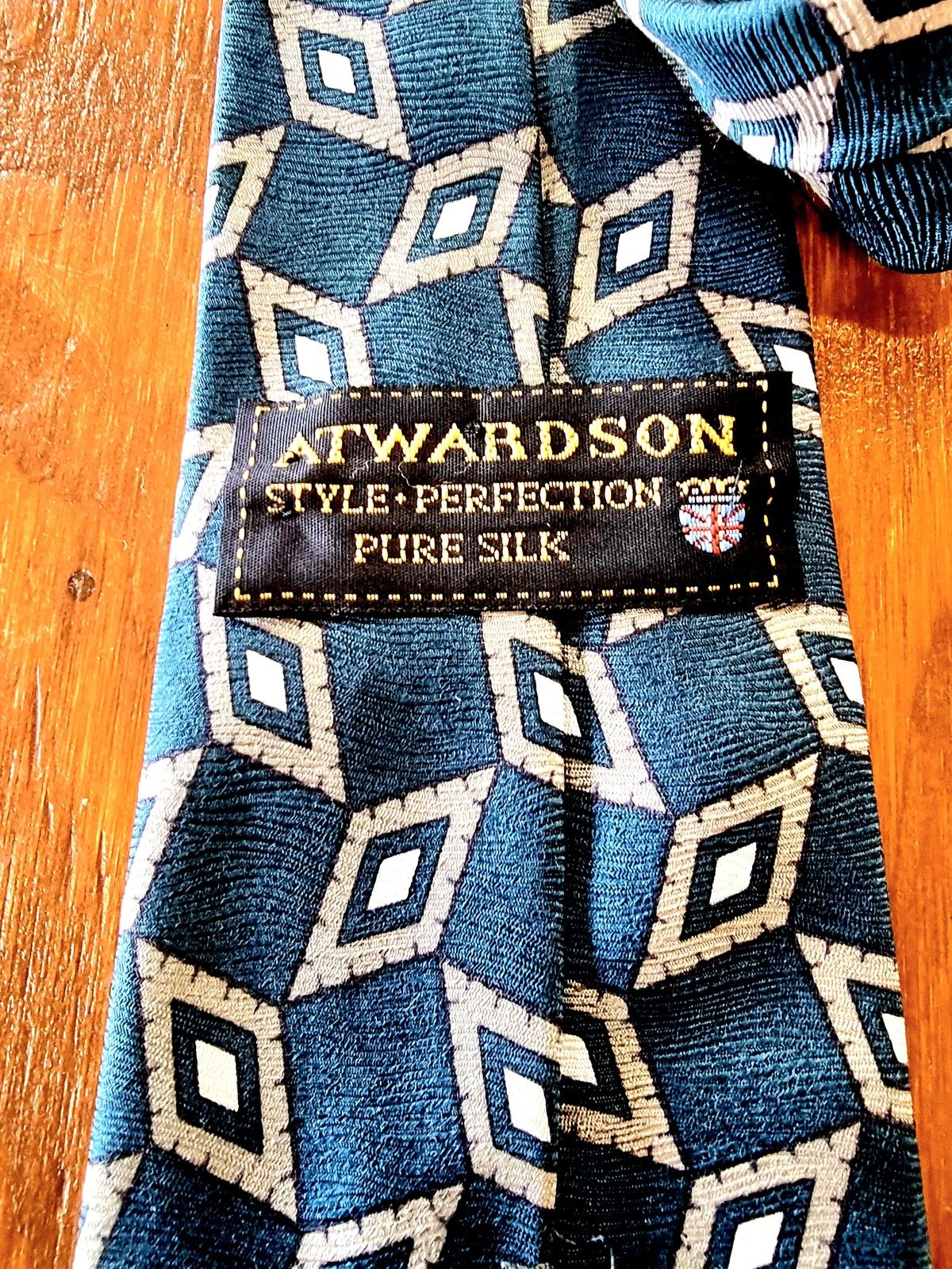 Tie