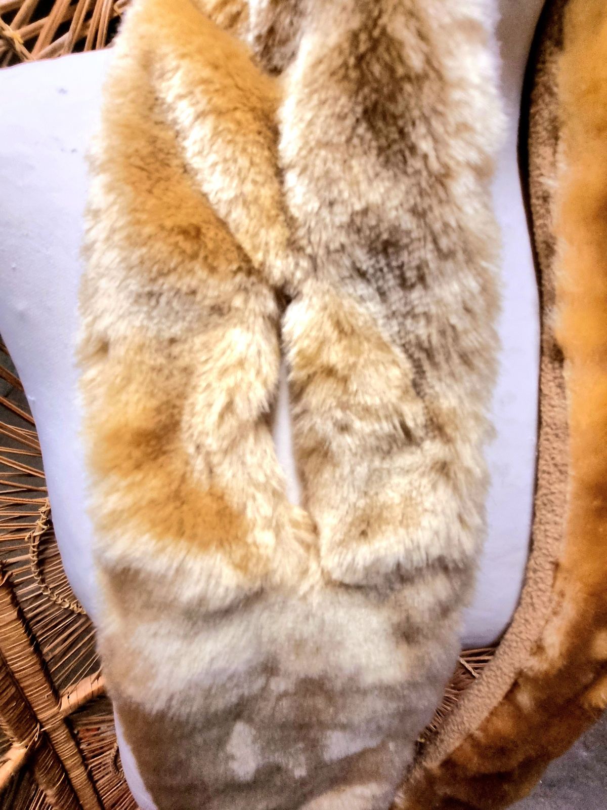 Fake fur scarf