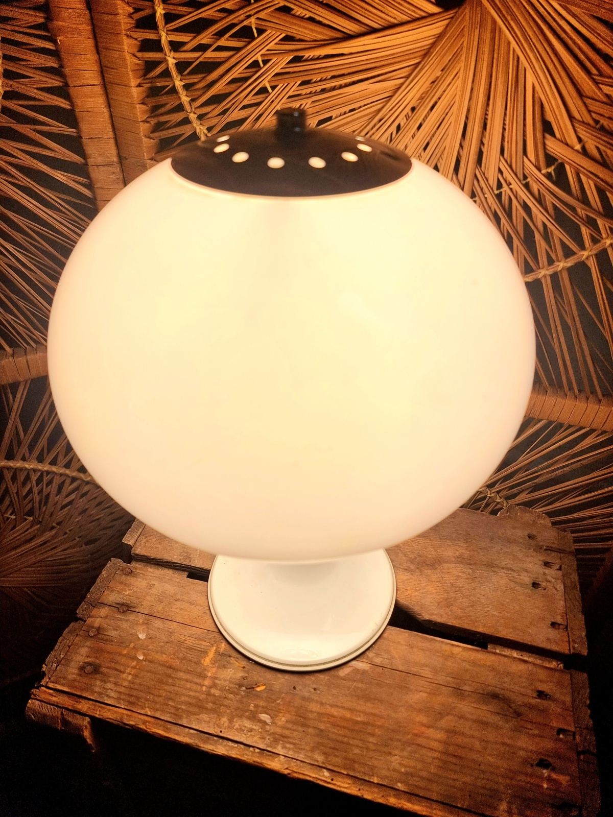 Table lamp