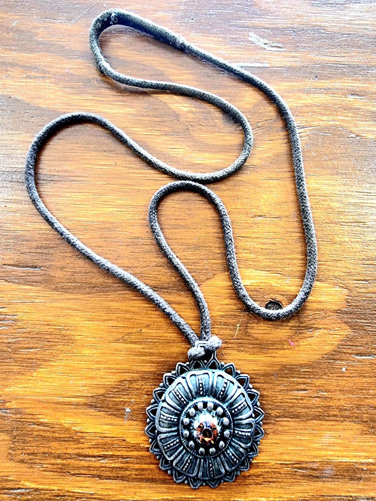 Vintage 80's Pendant Necklace