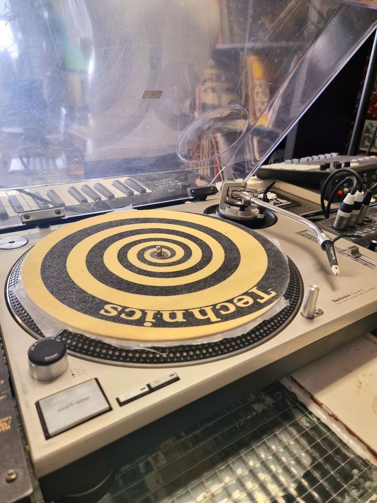 Technics Quartz Turntable SL1200-MK2 Record Player