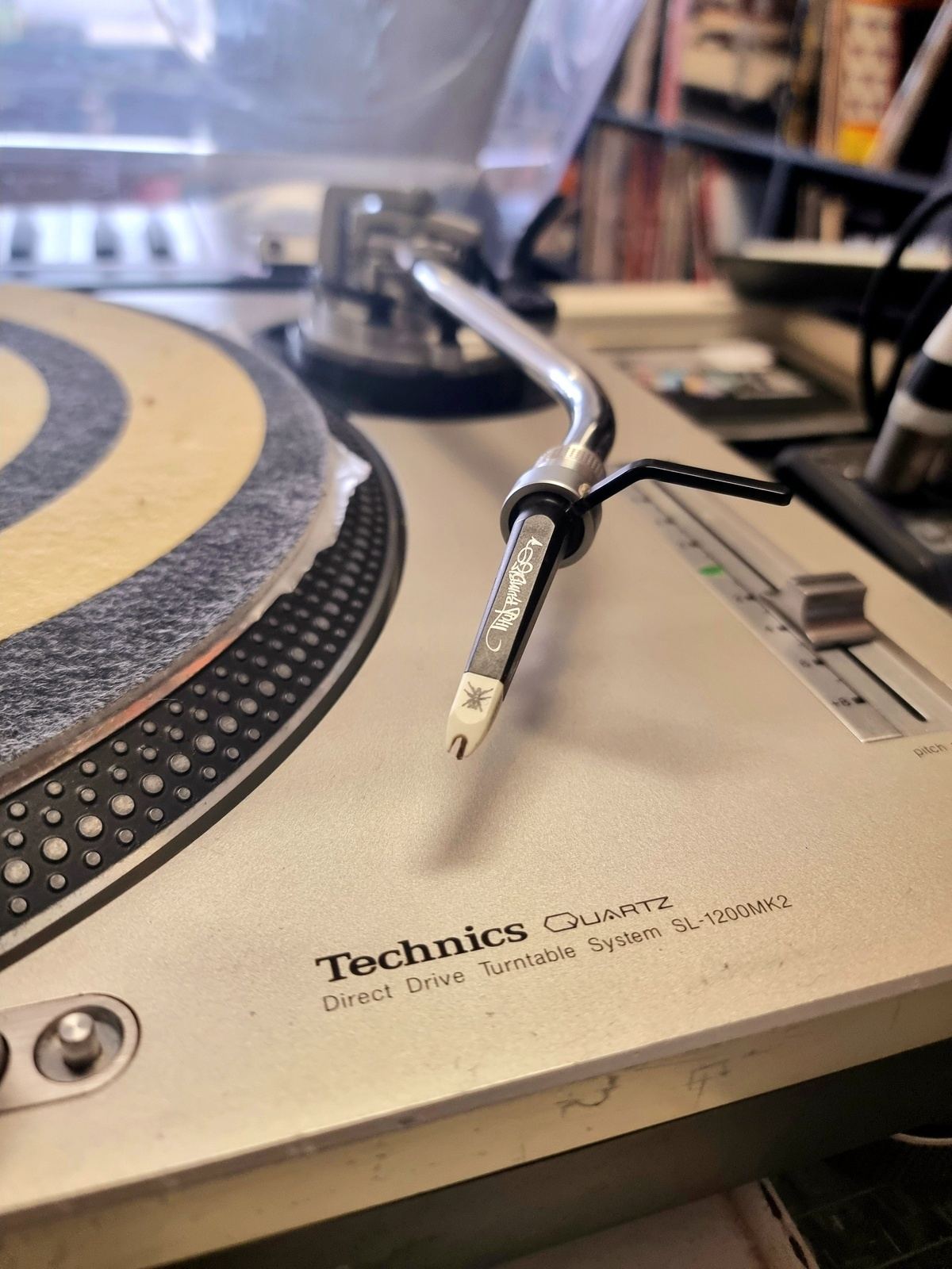 Technics Quartz Turntable SL1200-MK2 Record Player
