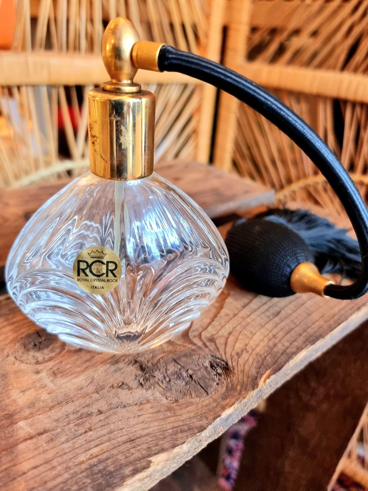 Perfume spray bottle