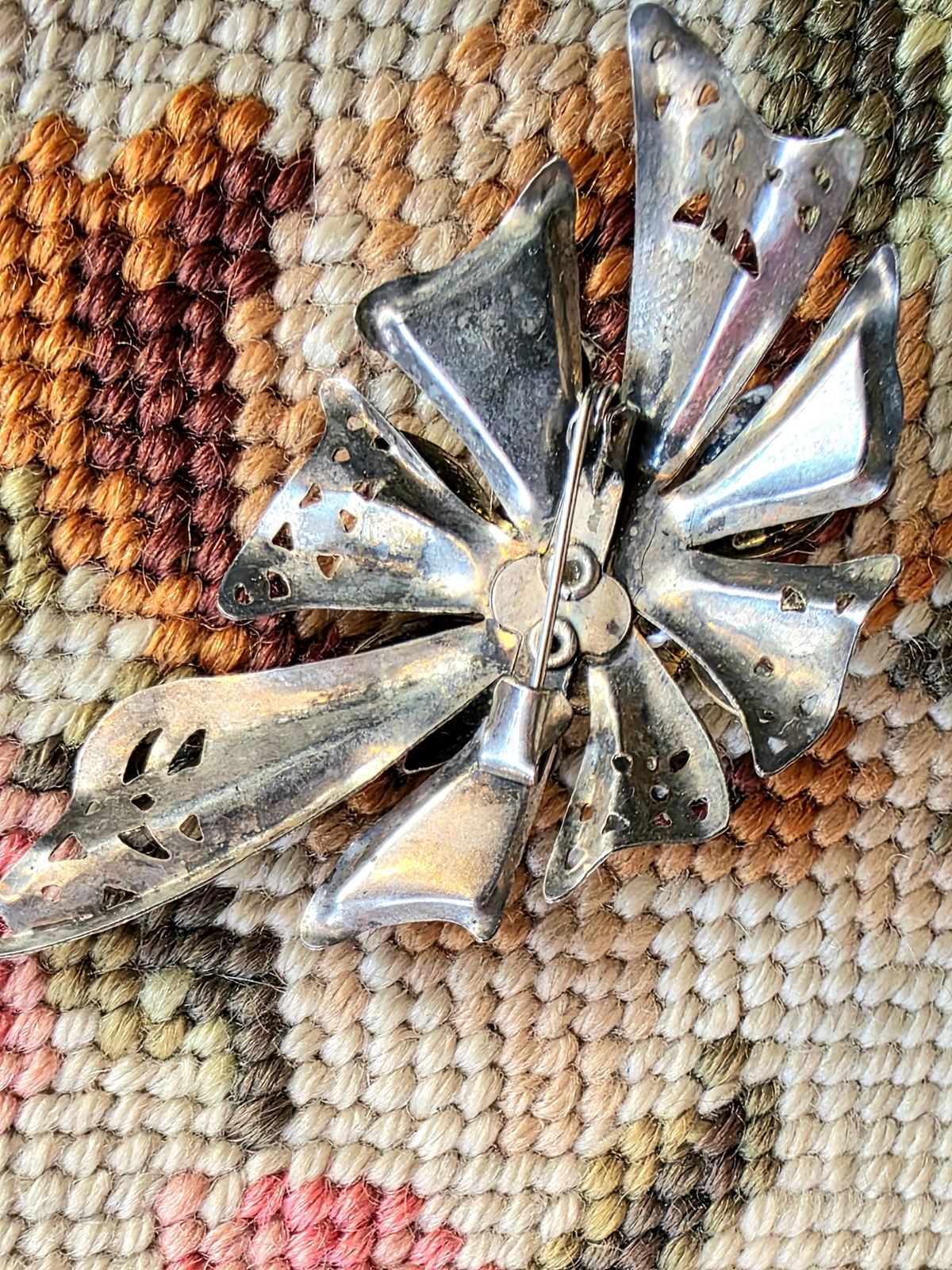 Vintage 80's Floral Brooch