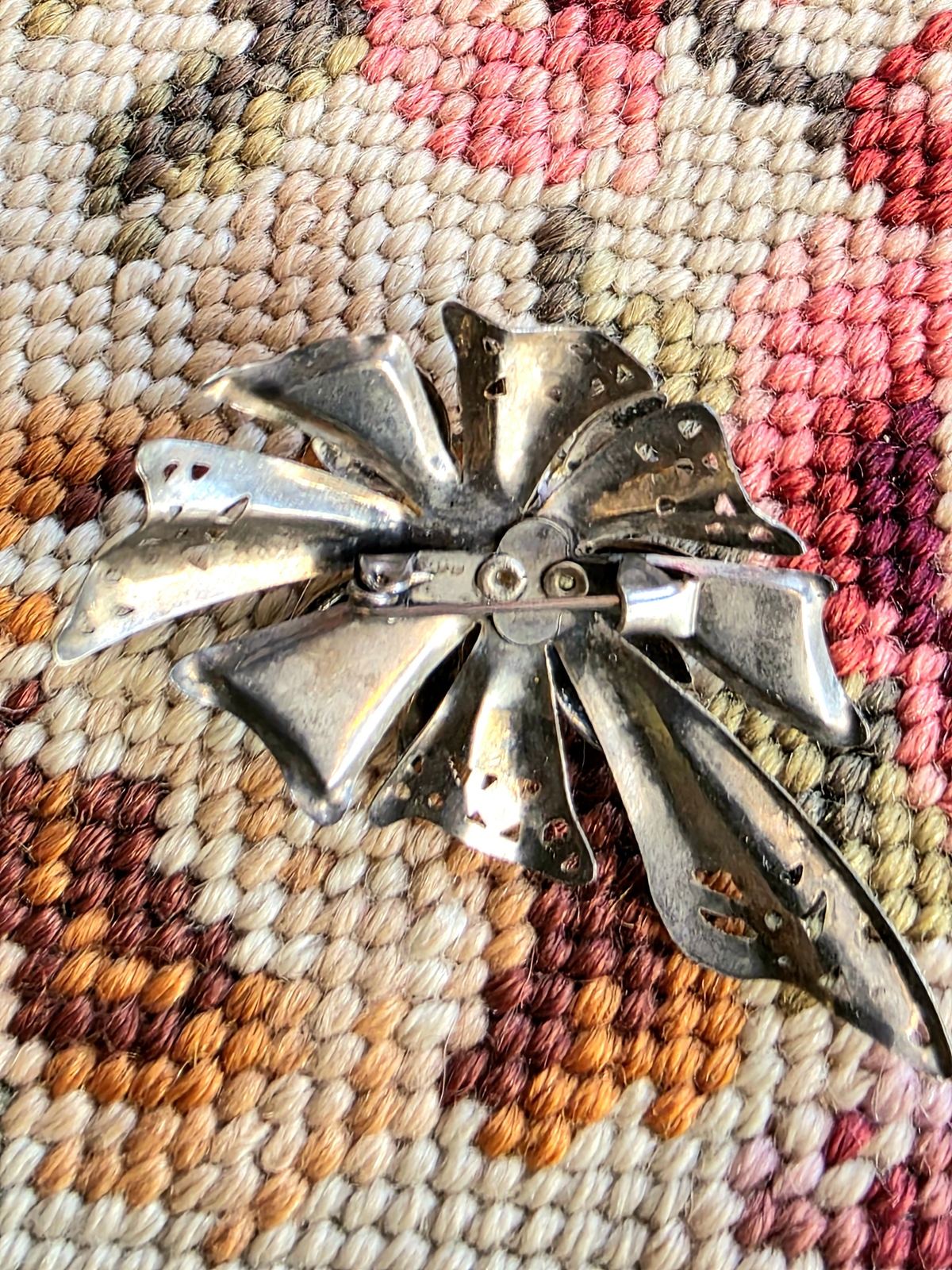 Vintage 80's Floral Brooch