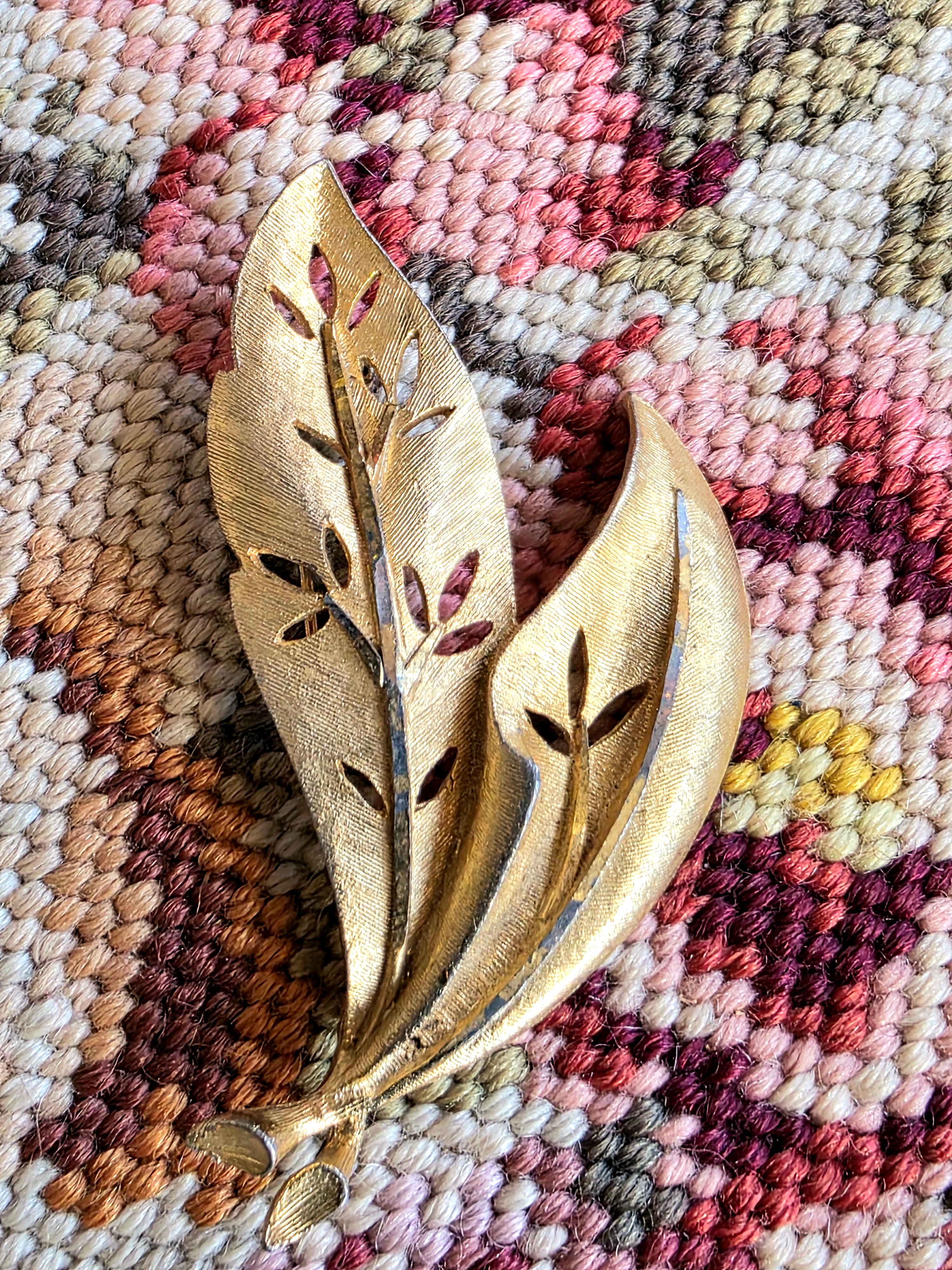 Vintage 80's Leaves Brooch