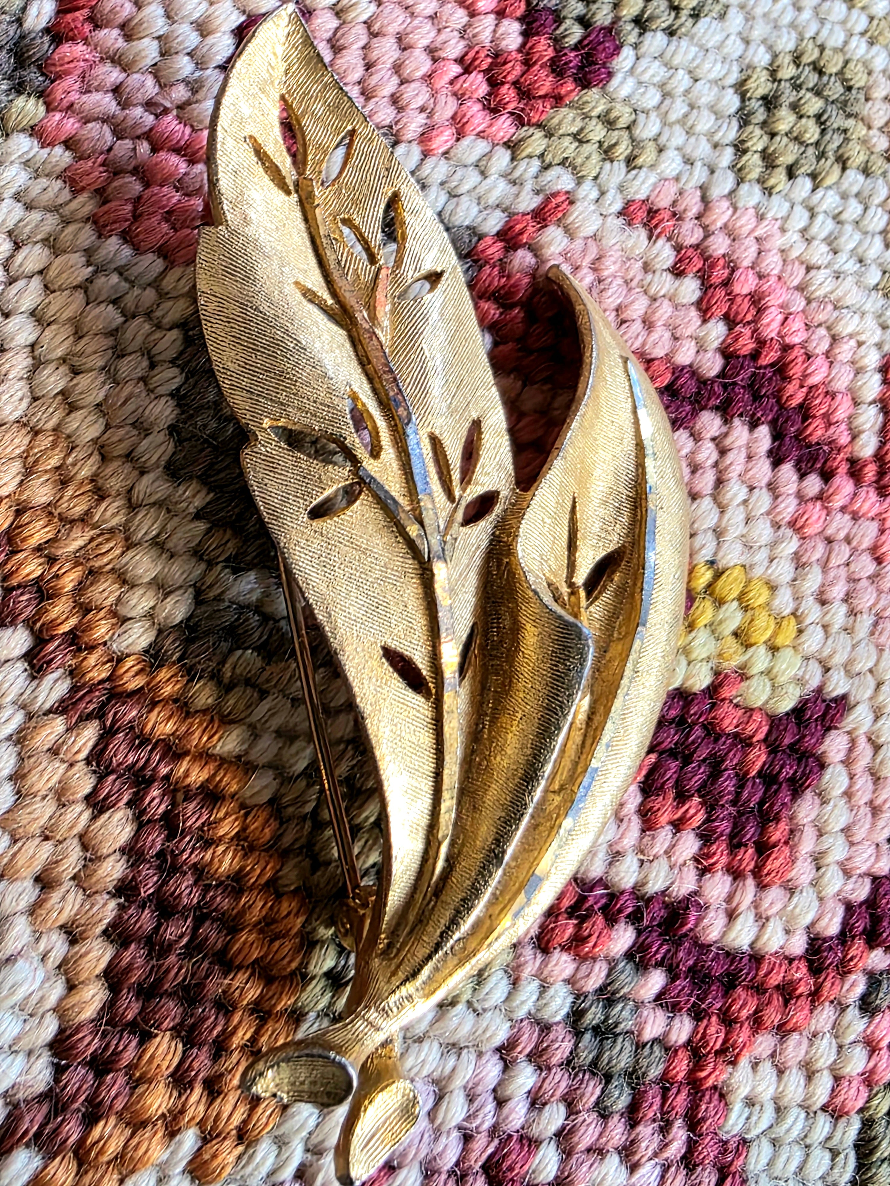 Vintage 80's Leaves Brooch