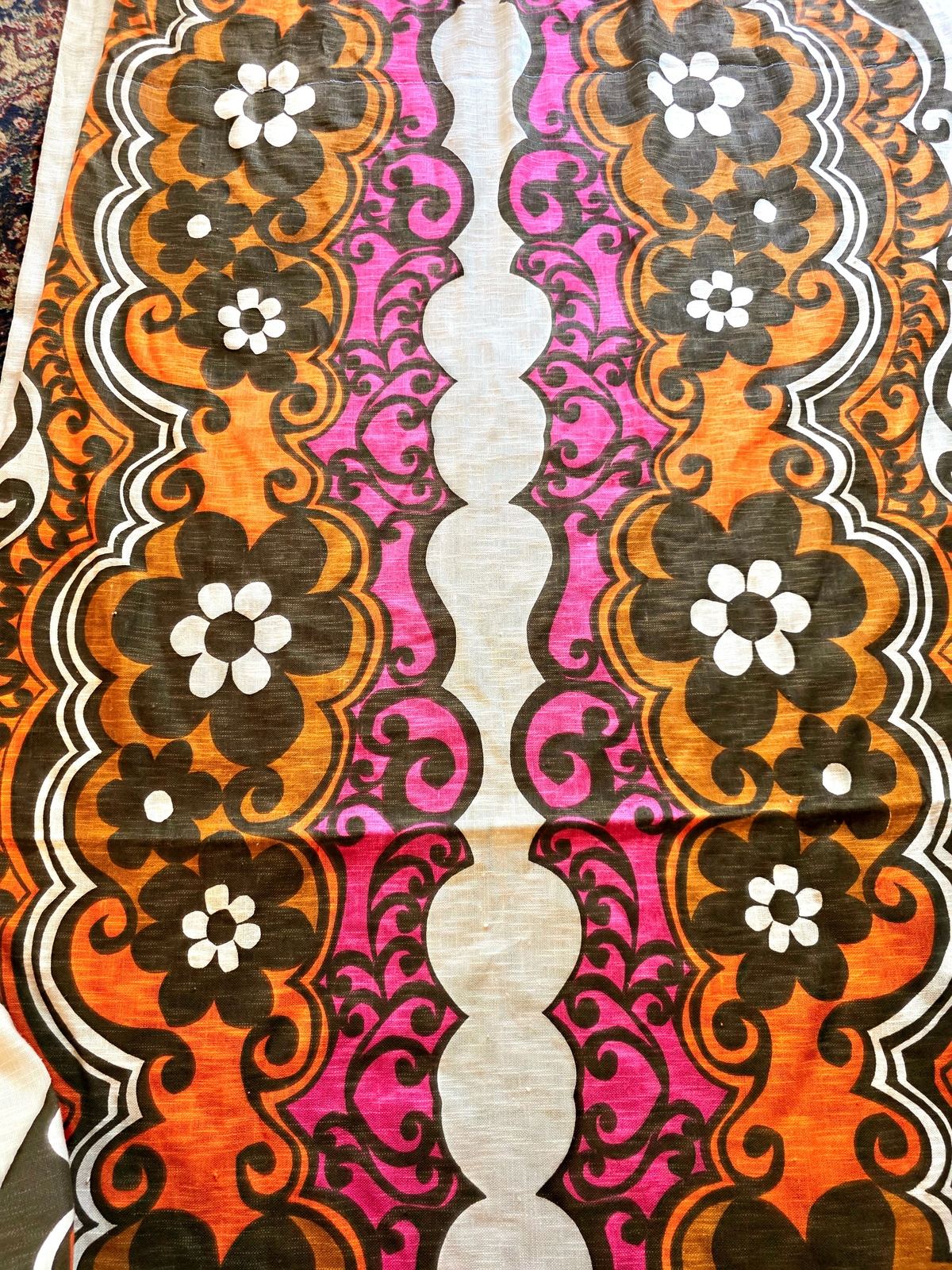 Vintage retro Original 1970s Floral Curtain