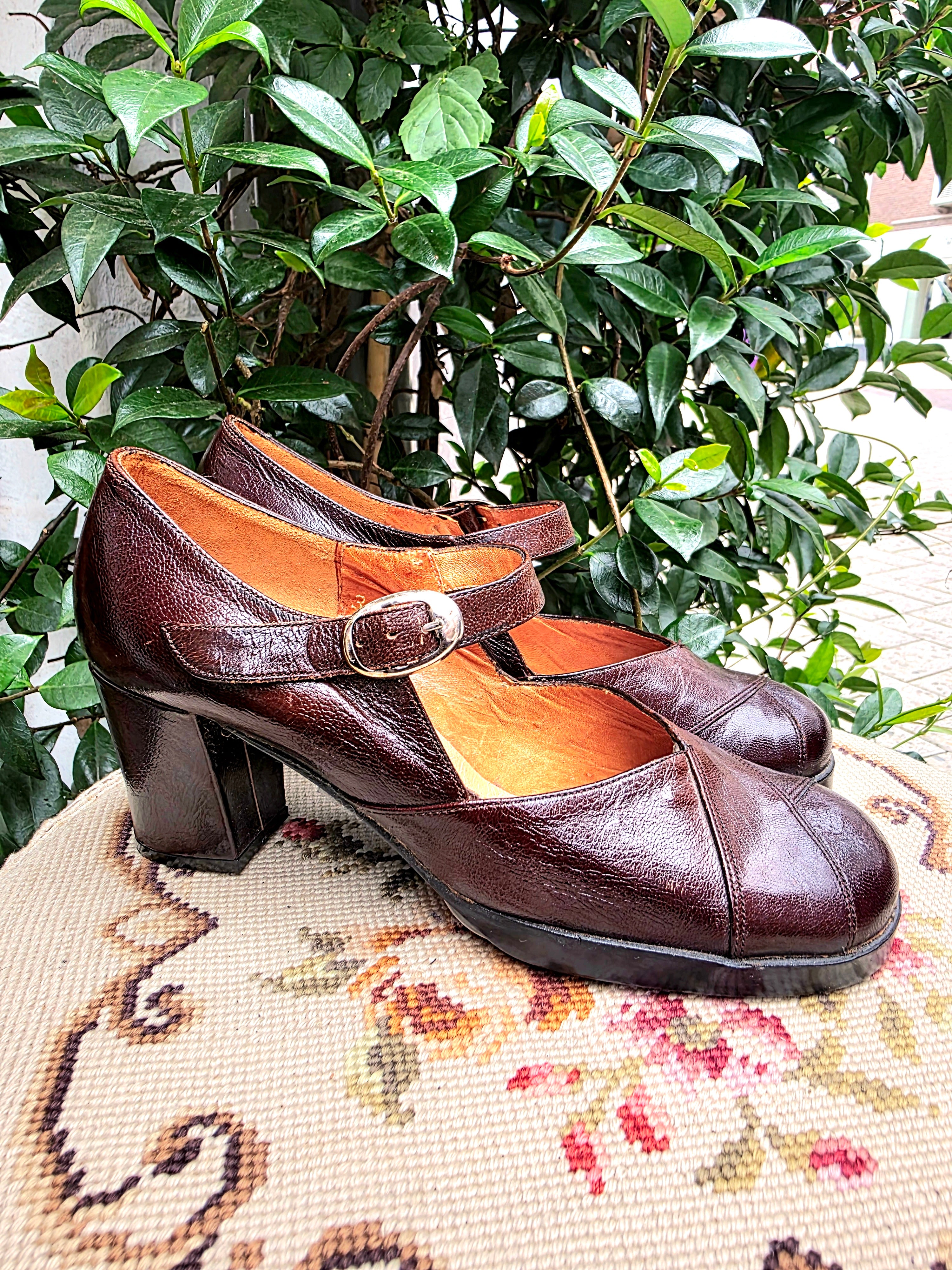 Vintage Deadstock Brand New 60s Tout Paris Shoes