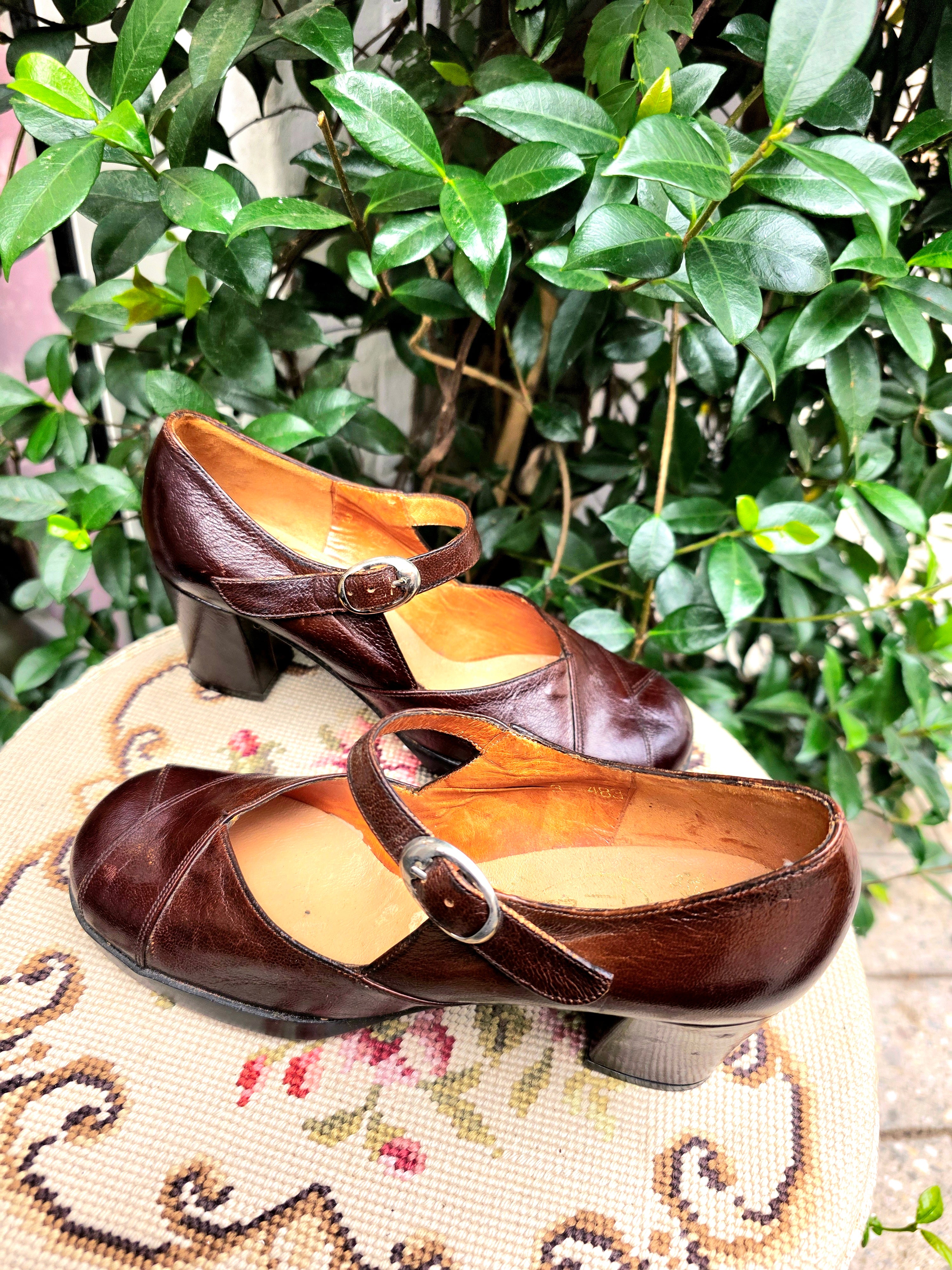 Vintage Deadstock Brand New 60s Tout Paris Shoes