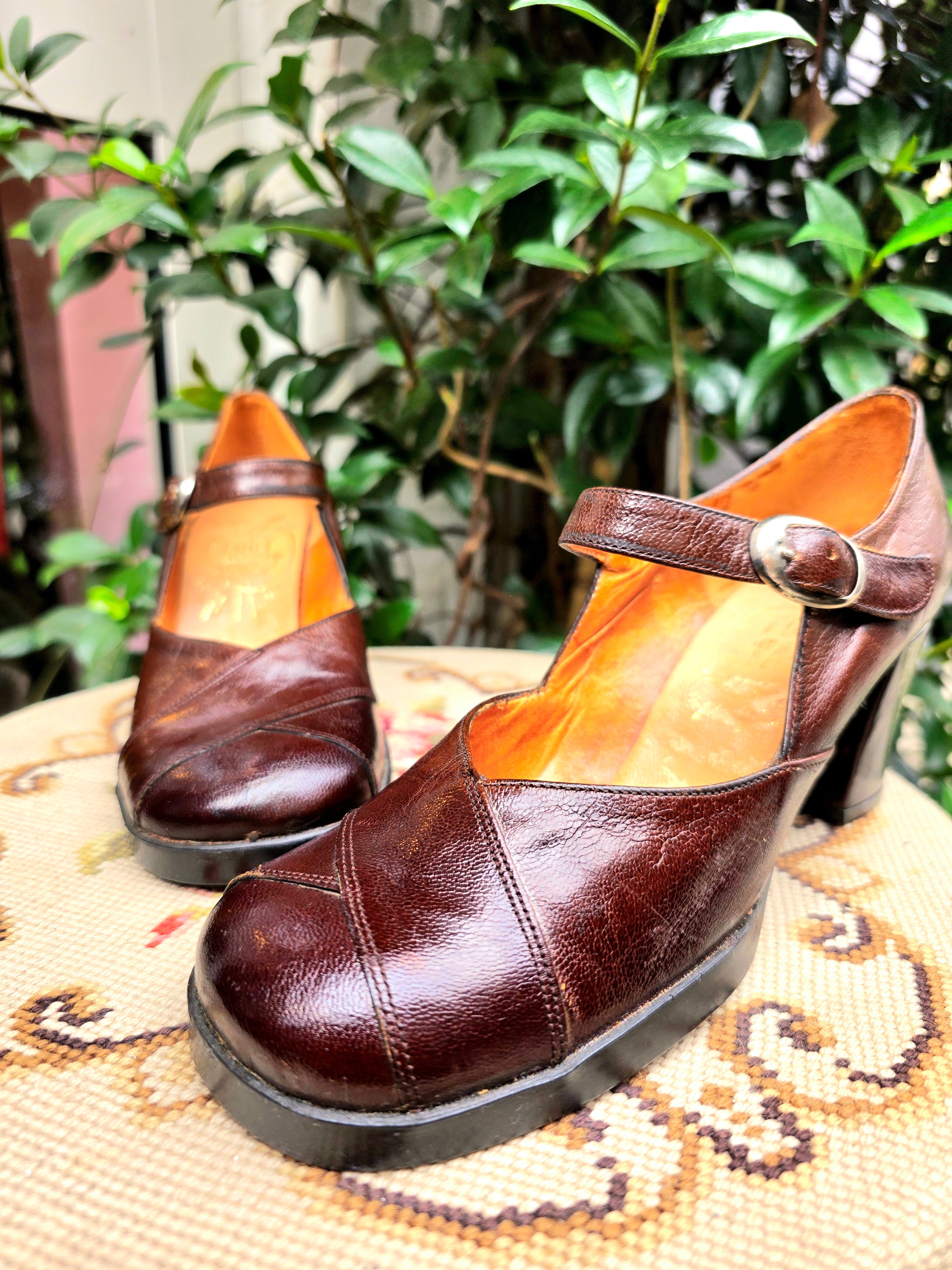 Vintage Deadstock Brand New 60s Tout Paris Shoes